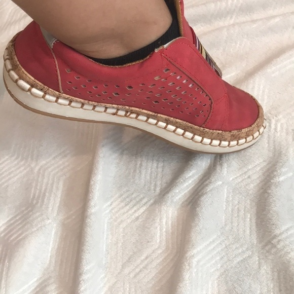 Women Casual Slip On Hollow-Out Sneakers - Picture 15 of 15